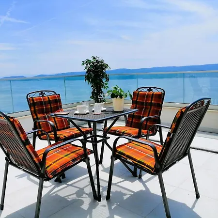 Kira-for Ideal Getaway Villa